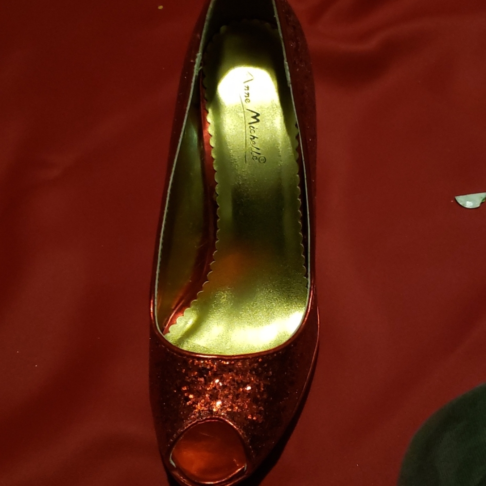 High heels - Picture 2 of 4